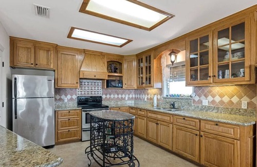 Port Mansfield House | Perfect getaway for all! Fish and hunt with all the comforts of home!