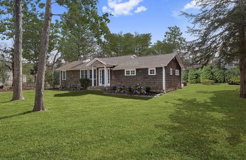 Clearwater Beach House | Perfect Hamptons Beach Retreat Saltwater Pool - Walk to Private Beach