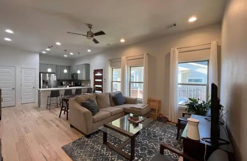 Foster Heights House | Perfect hangout 2-bedroom home with a pool