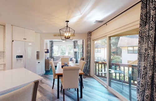 Demere Park Condo | Perfect Island, Perfect Vacation in our newly renovated Harbour Oaks, Unit #214.