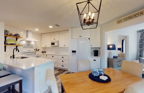 Demere Park Condo | Perfect Island, Perfect Vacation in our newly renovated Harbour Oaks, Unit #214.