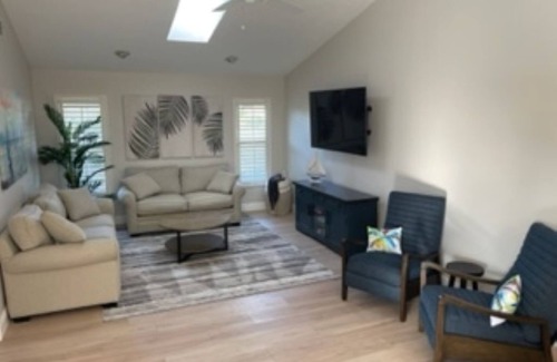 Braden River House | Perfect Lakefront Home Close to Sarasota's White Sand Beaches, UTC, & Golf