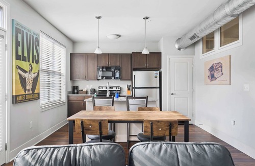 Mile Square Apartment | Perfect Location! Cozy Corner Condo + Free Parking