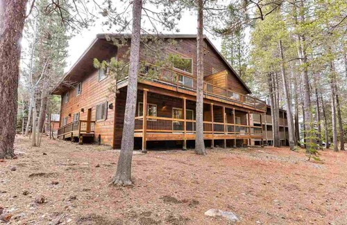 Truckee Condo | Perfect Location - Choose from 5 nearby ski areas!
