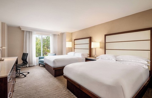 Park Shore Hotel | Perfect Location for Travel Entusiast! Outdoor Swimming Pool + Free Parking