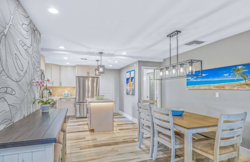 Historic Lahaina Front Street House | Perfect Location, Private Home In Downtown Lahaina with Hot Tub!