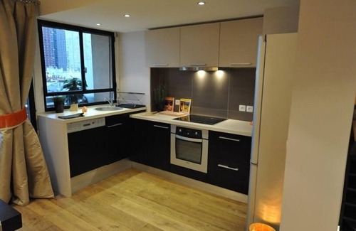 Grenelle Apartment | Perfect Location to Visit All of Paris - Contemporary Cozy