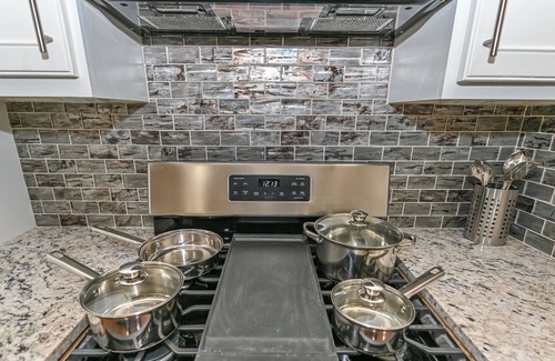 Greater East End House | Perfect Luxury Home East Downtown