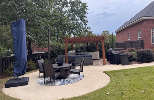 Evans House | Perfect Masters Retreat. Cozy home featuring salt water pool on a secluded lot.