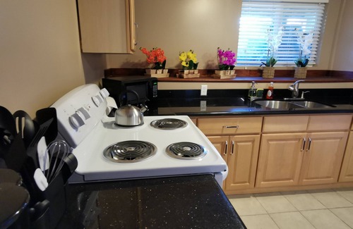 Squire Park House | Perfect one bedroom in Central District close to Swedish Cherry Hill and SU