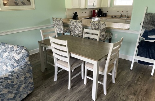 Central Myrtle Beach Condo | Perfect Pet Friendly 2 bedroom condo! 1st Floor
