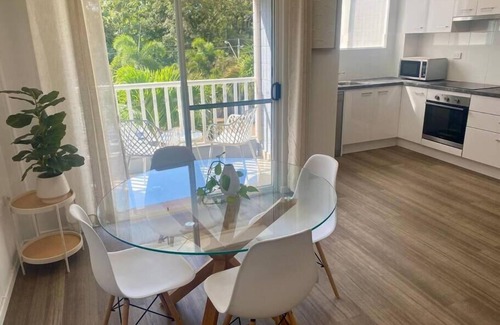 North Ward Apartment | Perfect Position on Gregory This modern and beaut