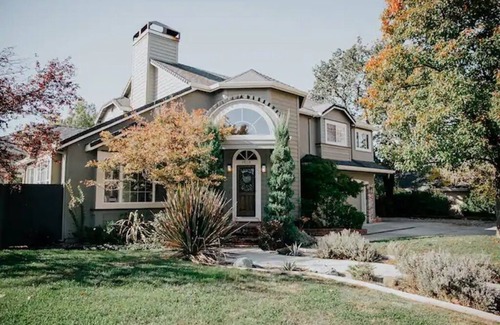 Redding House | Perfect Redding Retreat w/Hot tub, Pool & King bed