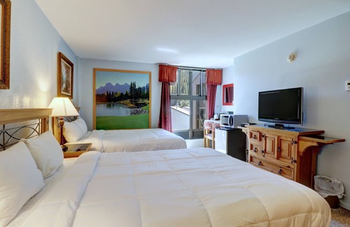 Copper Mountain Village Hotel | Perfect Ski-In/Ski-Out Hotel Room, Steps to American E Chairlifts, Hot Tub