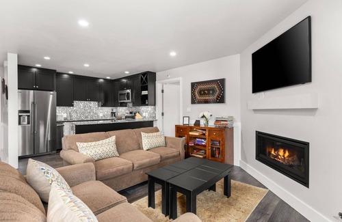 Snowmass Village Condo | Perfect Snowmass Getaway! 2 Balconies W/Great Views, Gas Grill, Pool/HT, Gas FP, W/D & Parking
