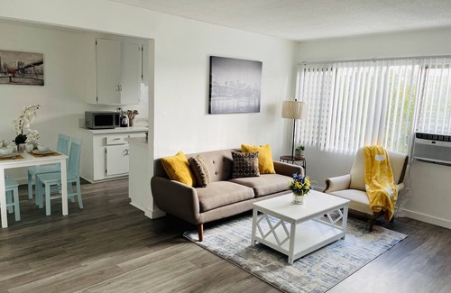 Castle Heights Apartment | Perfect spacious 1bd/1ba in Culver City/Palm UCLA