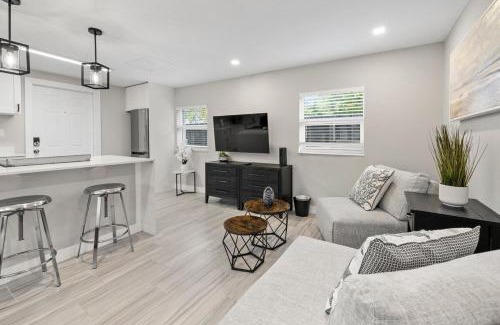 Wilton Manors Apartment | Perfect stay for 2-Walk to Wilton Drive-Shops &bars