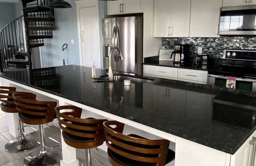 Surf Side Shores House | Perfect Thanksgiving spot, book now! Private Pool.