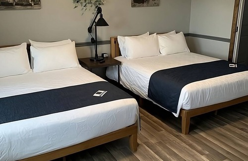 Dillon House | Perfect Vacation! 3 Great Units Near Attractions, Breakfast, Pet-Friendly!