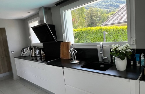 Annecy Old Town Villa | Perfect villa with Lake view, WiFi and very quiet location in charming Annecy