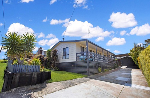 Lakes Entrance House | Perfectly equipped for your next family getaway