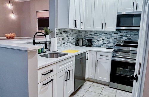 Mount Pleasant Condo | Perfectly located 2 bedroom condo at Seaside Farms