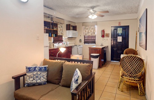 San Pedro Apartment | Perfectly located apartment w/WiFi, AC, shared garden/pool - steps to seashore