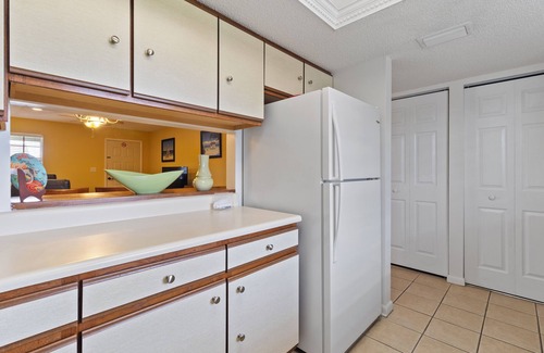 Englewood South Condo | Perfectly Located Condo, Heated Pool, Minutes to Beach