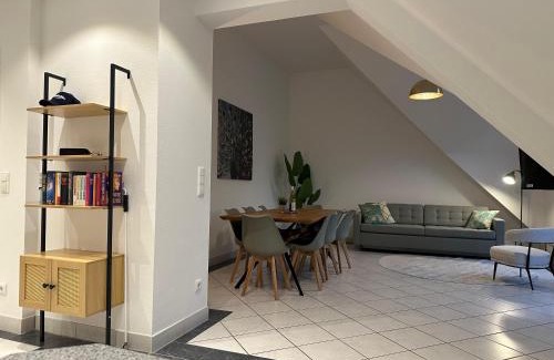 Hallbergmoos Apartment | Perfekt für 6-8! Küche Parkplätze Flughafen