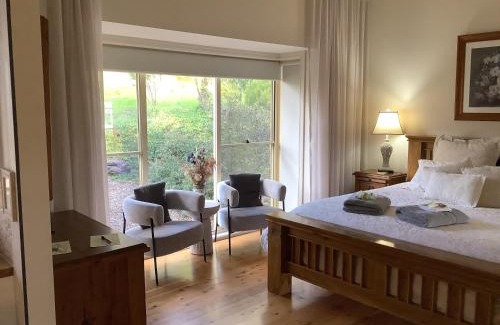 Mugga Downs Bed & Breakfast | Pericoe Retreat