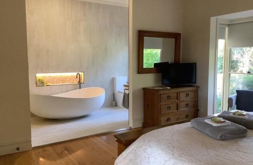 Mugga Downs Bed & Breakfast | Pericoe Retreat