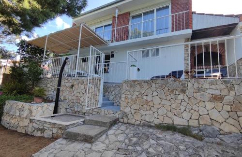 Cove Rogacic Apartment | Perina Haven - Island Vis Beachfront