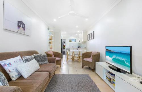 Sawtell Apartment | Periwinkle