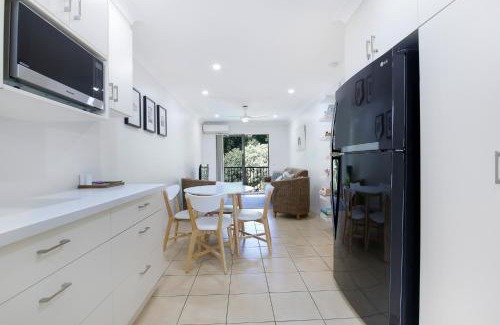 Sawtell Apartment | Periwinkle