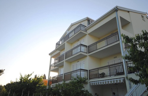 Kastel Stafilic Apartment | Perkovic Apartmani Zeljko is situated In Kastel Stafilic