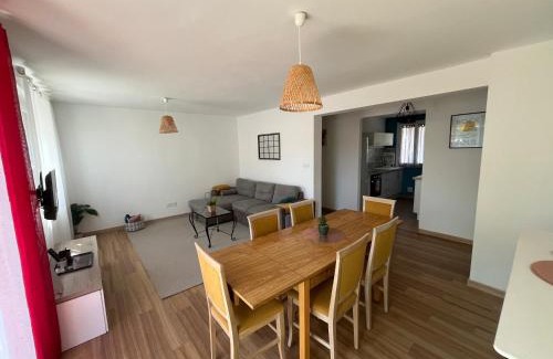 Toulon Apartment | Perle rare, F4 donnant sur un grand jardin privé aménagé, parkings gratuits, clim, calme, idéal famille & pro, 10 min de la mer et du centre-ville, de la gare sncf et routière