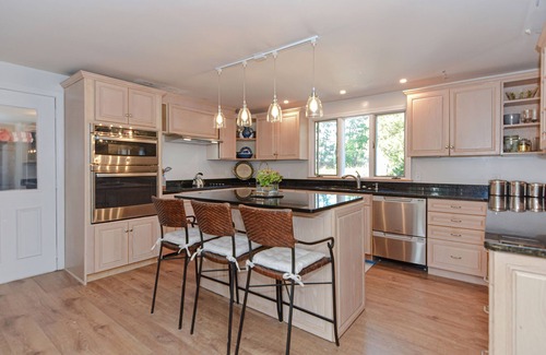 Cataumet House | Perry Maison - 5BR/3BA, Pet Friendly w/a Pool. Secluded oasis close to beach!