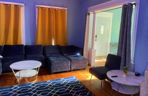 New Britain Villa | Personal Lounge Experience