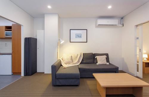 Perth Central Business District Apartment | Perth CBD Central Convenience!
