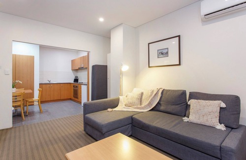 Perth Central Business District Apartment | Perth CBD Central Convenience!