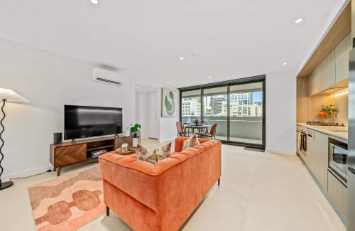 Perth Central Business District Apartment | PerthViews Modern with Pool Gym