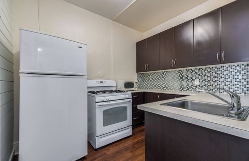 Downtown Vancouver Apartment | Pet Allowed Furnished 2 Bedroom @ 935 Jervis