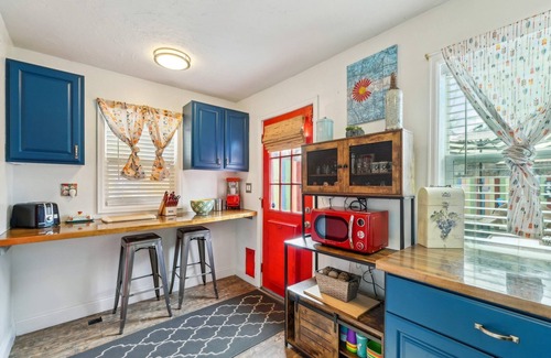 Lamar Heights Area House | PET AND FAMILY FRIENDLY I HEART COLORADO HOME