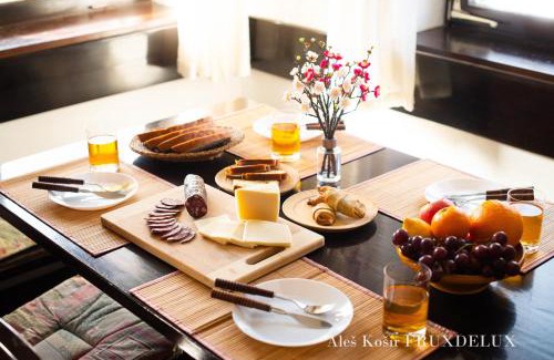 Jesenice House | Pet & Family Friendly House Viktorija - house near Golica with Triglav view