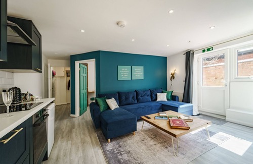 City Centre Apartment | Pet friendly studio with private patio