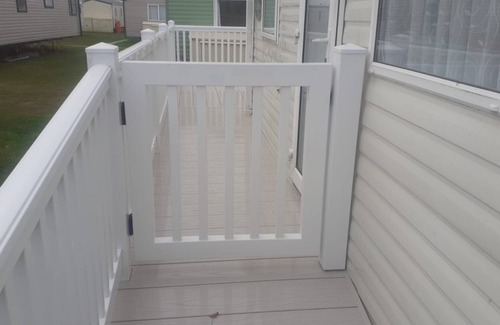 Colchester House | Pet friendly 2 bed caravan in coopers beach