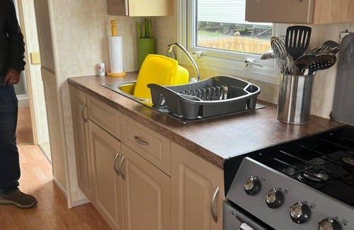 Aberystwyth Cabin | Pet Friendly 2 Bedroom Caravan Clarach Bay