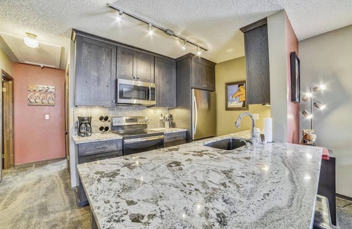 Frisco Condo | Pet Friendly 2 Bedroom Condo on the West End of Main Street!