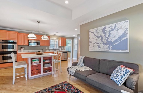 Isle of Palms House | Pet Friendly, 2 blocks from Beach, 4 Bikes!