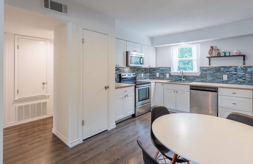 Cibolo House | Pet-friendly 3-bed, 1-bath vacation home in Cibolo. Walk to HEB, dining and bars